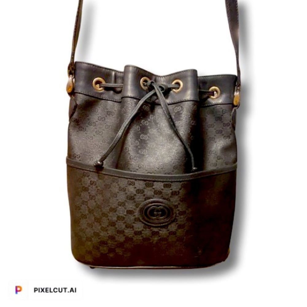 GUCCI Micro GG black bucket bag